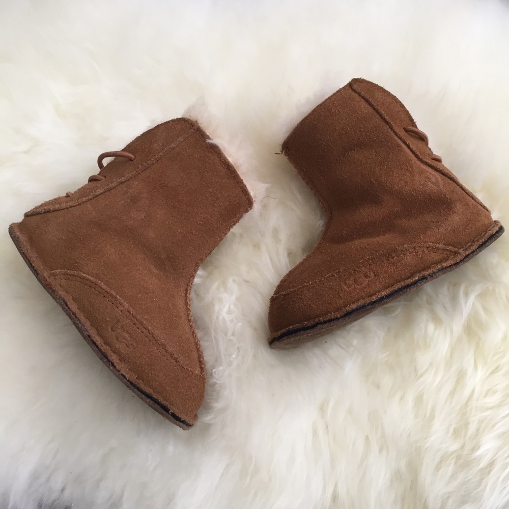 UGGs Shearling/Sheepskin Baby Booties M (UK 4)
